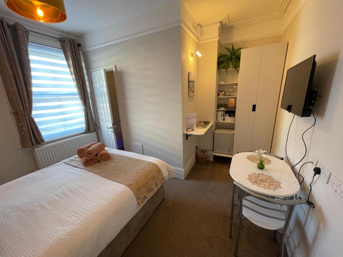 Rivendell Guest House Суонидж Экстерьер фото
