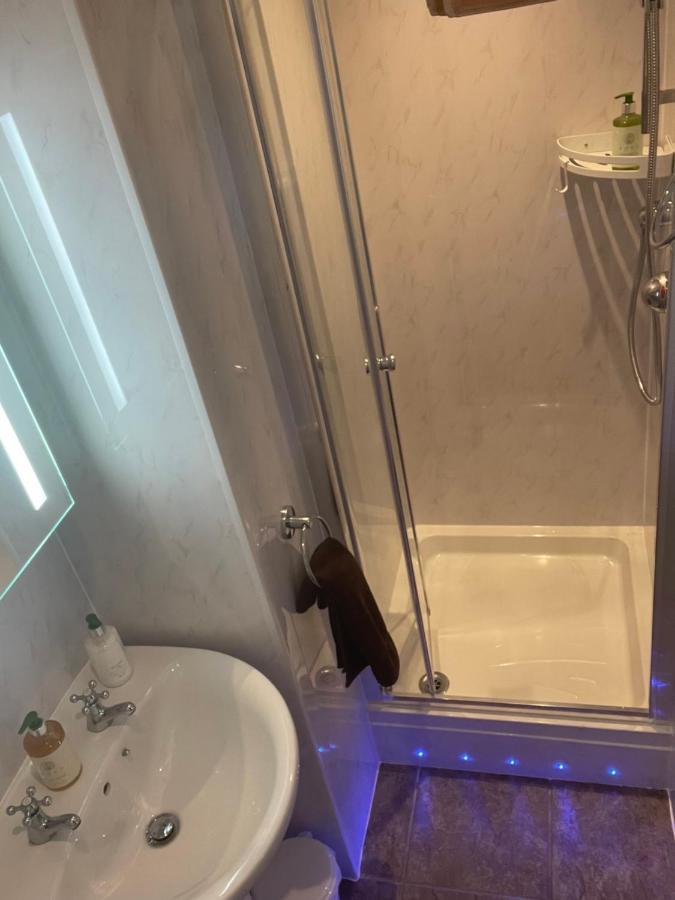 Rivendell Guest House Суонидж Экстерьер фото