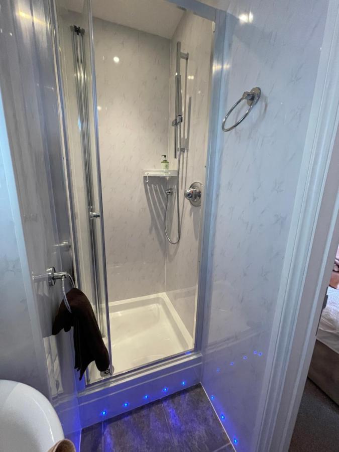 Rivendell Guest House Суонидж Экстерьер фото