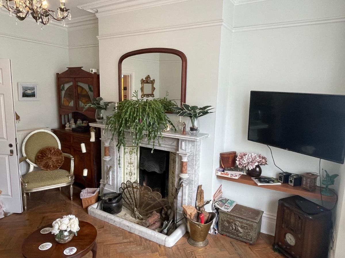 Rivendell Guest House Суонидж Экстерьер фото