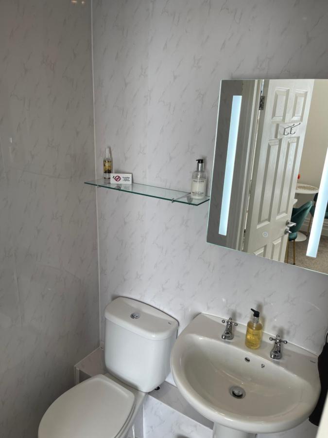 Rivendell Guest House Суонидж Экстерьер фото